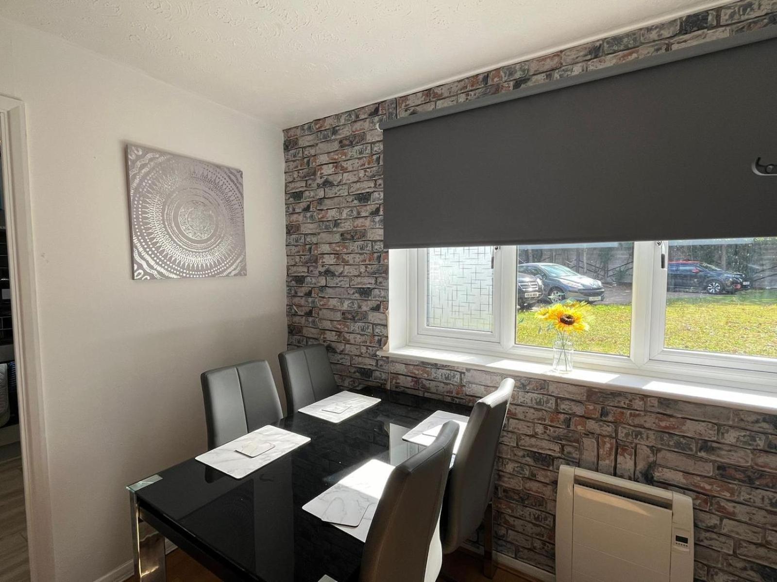 Stunning 1 Bedroom Apartment In 다게넘 외부 사진