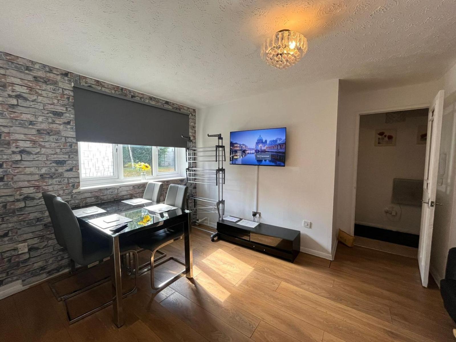 Stunning 1 Bedroom Apartment In 다게넘 외부 사진